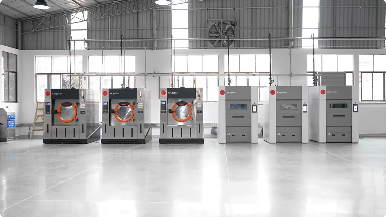 Comment une usine de blanchisserie peut-elle traiter plus de 3 000 pièces par jour avec seulement 8 travailleurs ?