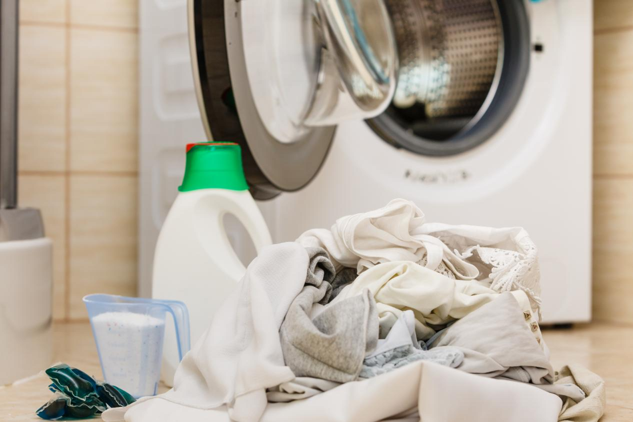 Optimisation du ratio d'alcools pour l'utilisation des détergents rentables dans les installations de linge