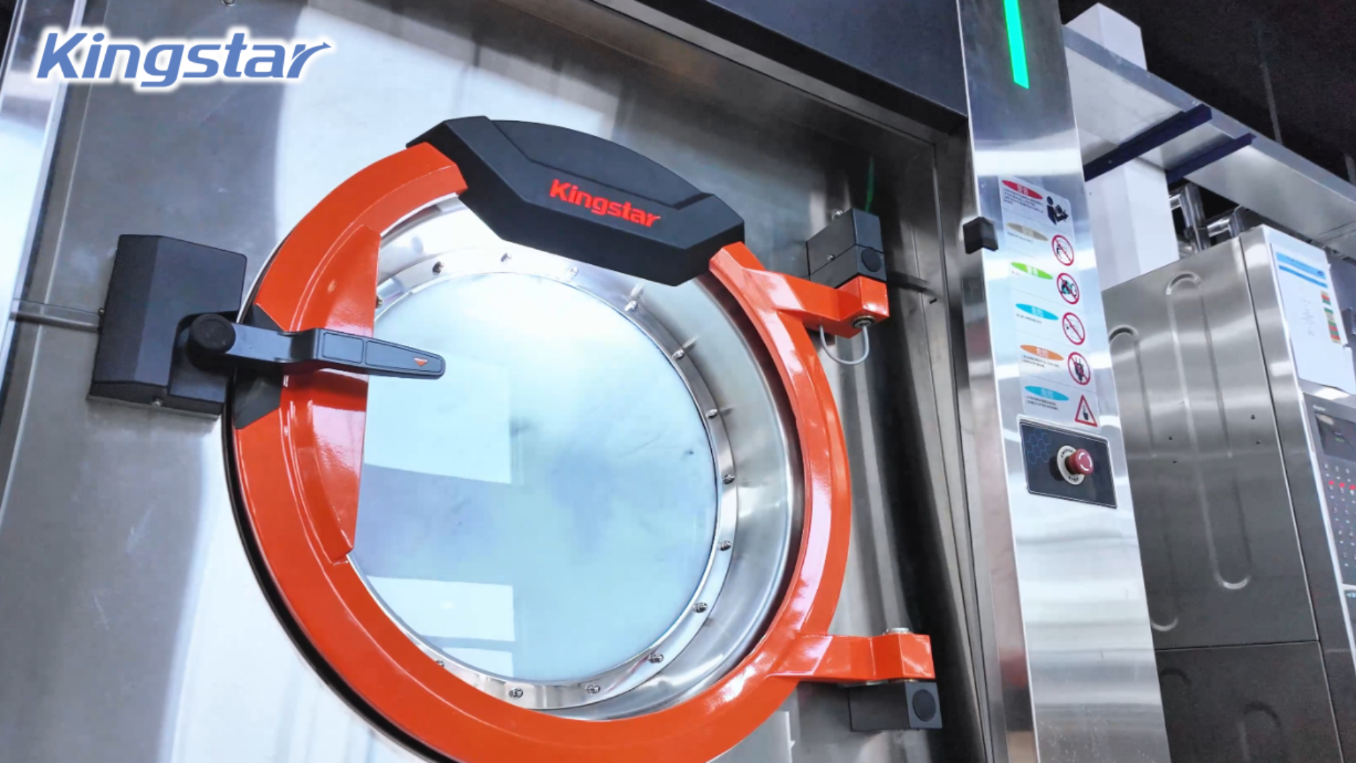 Guide scientifique complet d’élimination des taches d’huile pour les blanchisseries