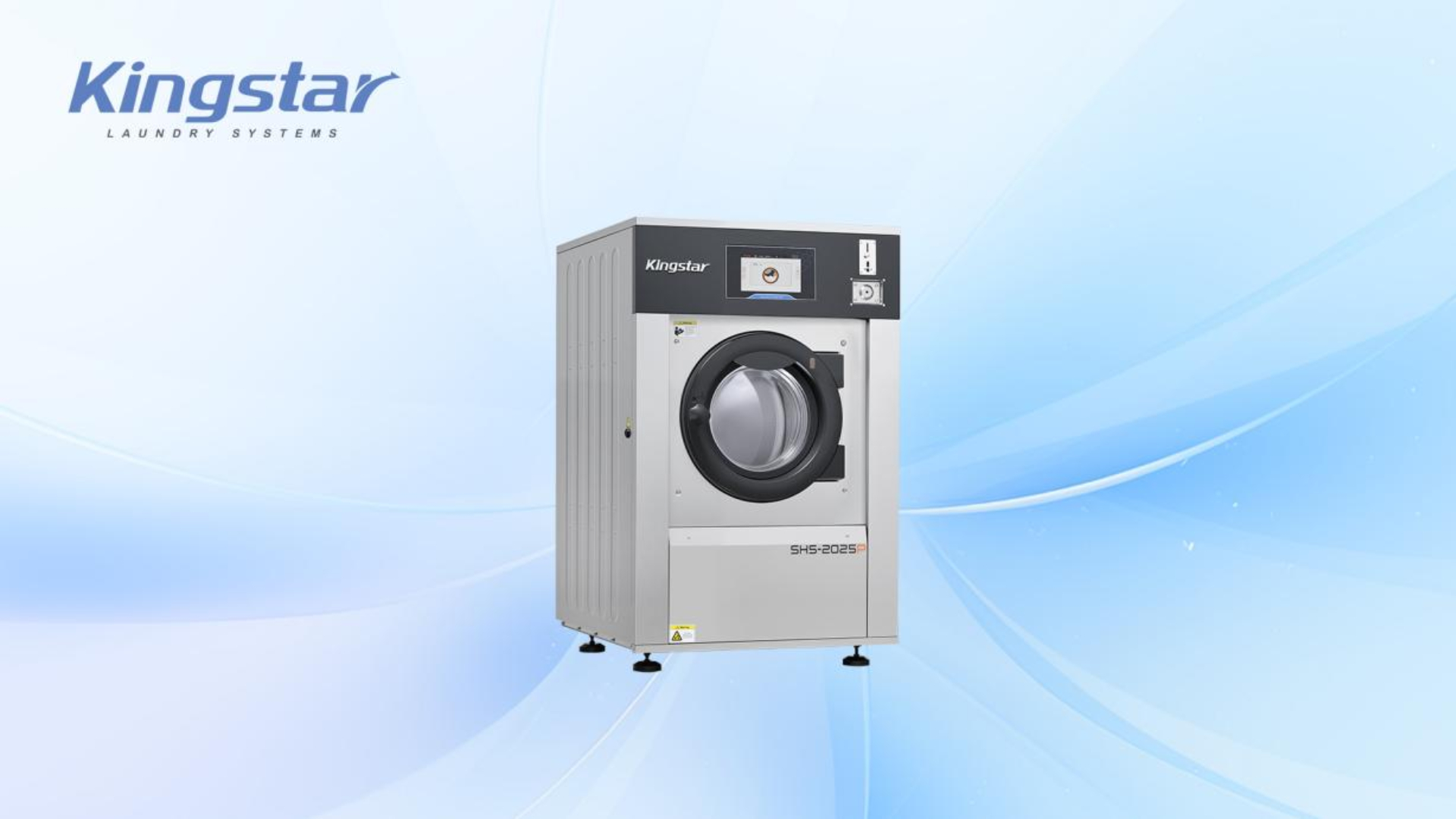 Procédure de nettoyage humide des doudounes de couleur claire avec des taches jaunes et des vêtements en coton et lin de couleur claire